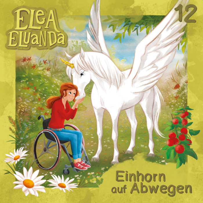 Elea sitzt im Rollstuhl, streichelt ein weißes Einhorn